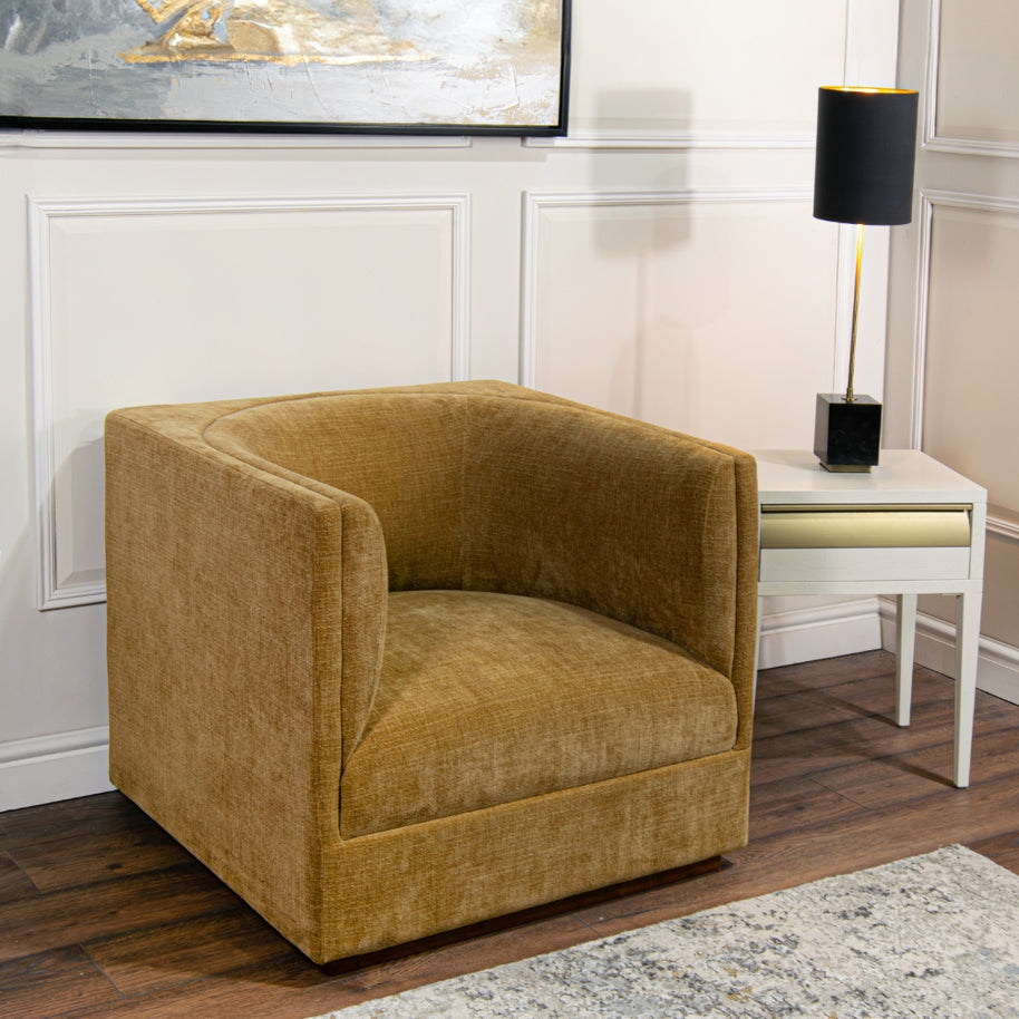 Alfredo Chenille Straw Chair