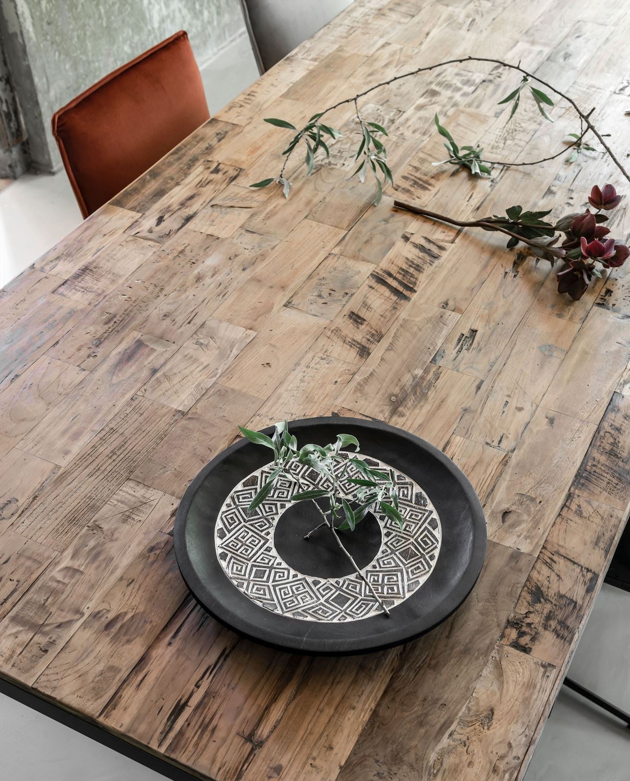 Large ML 430846 Tribal plate black sf2 5007512583094