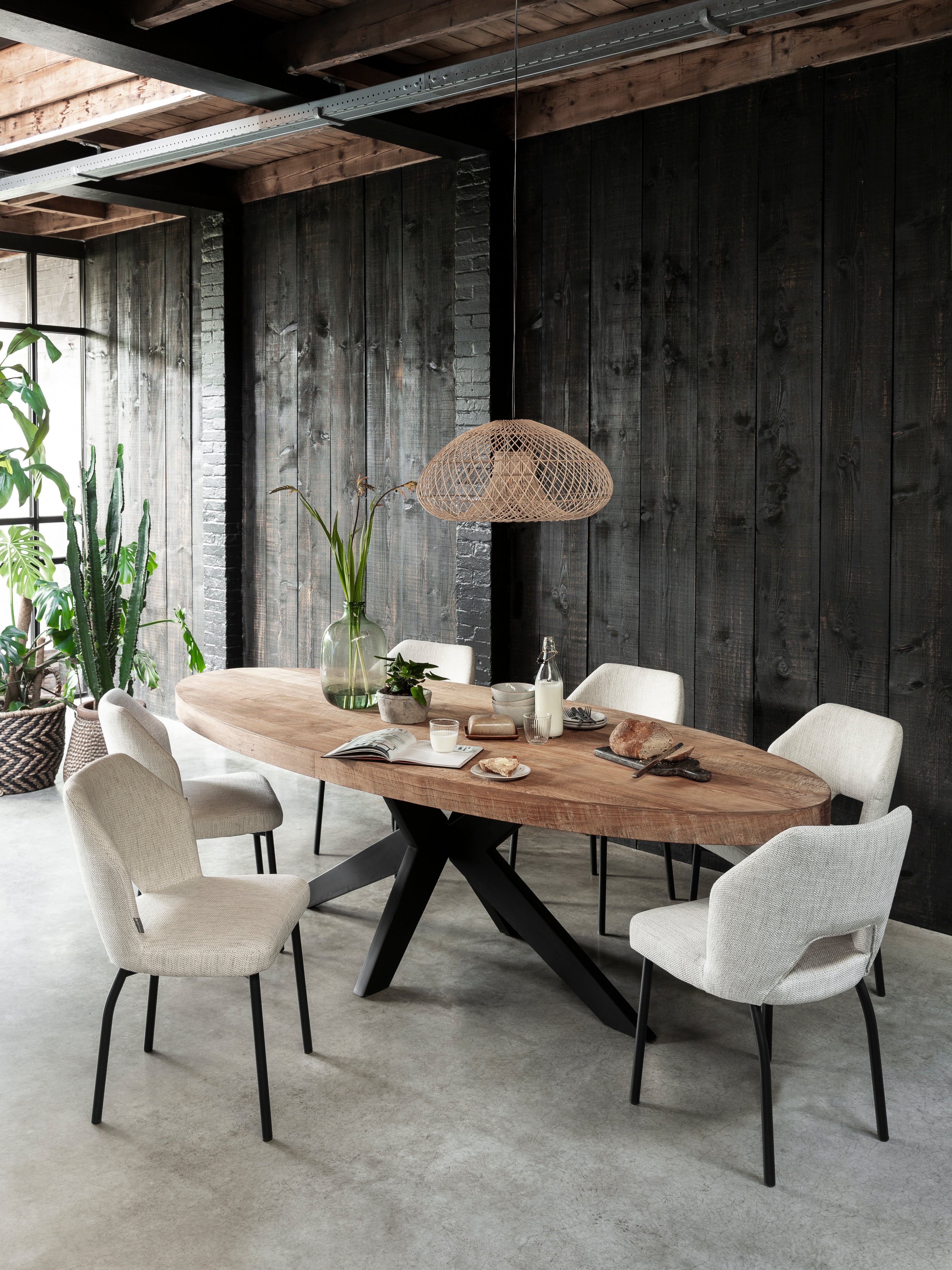 Dining table Darwin oval