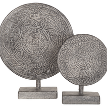 Decorative Circle on stand Old White, set of 2