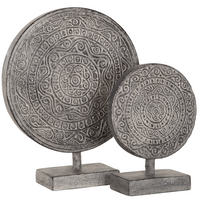 Decorative Circle on stand Old White, set of 2