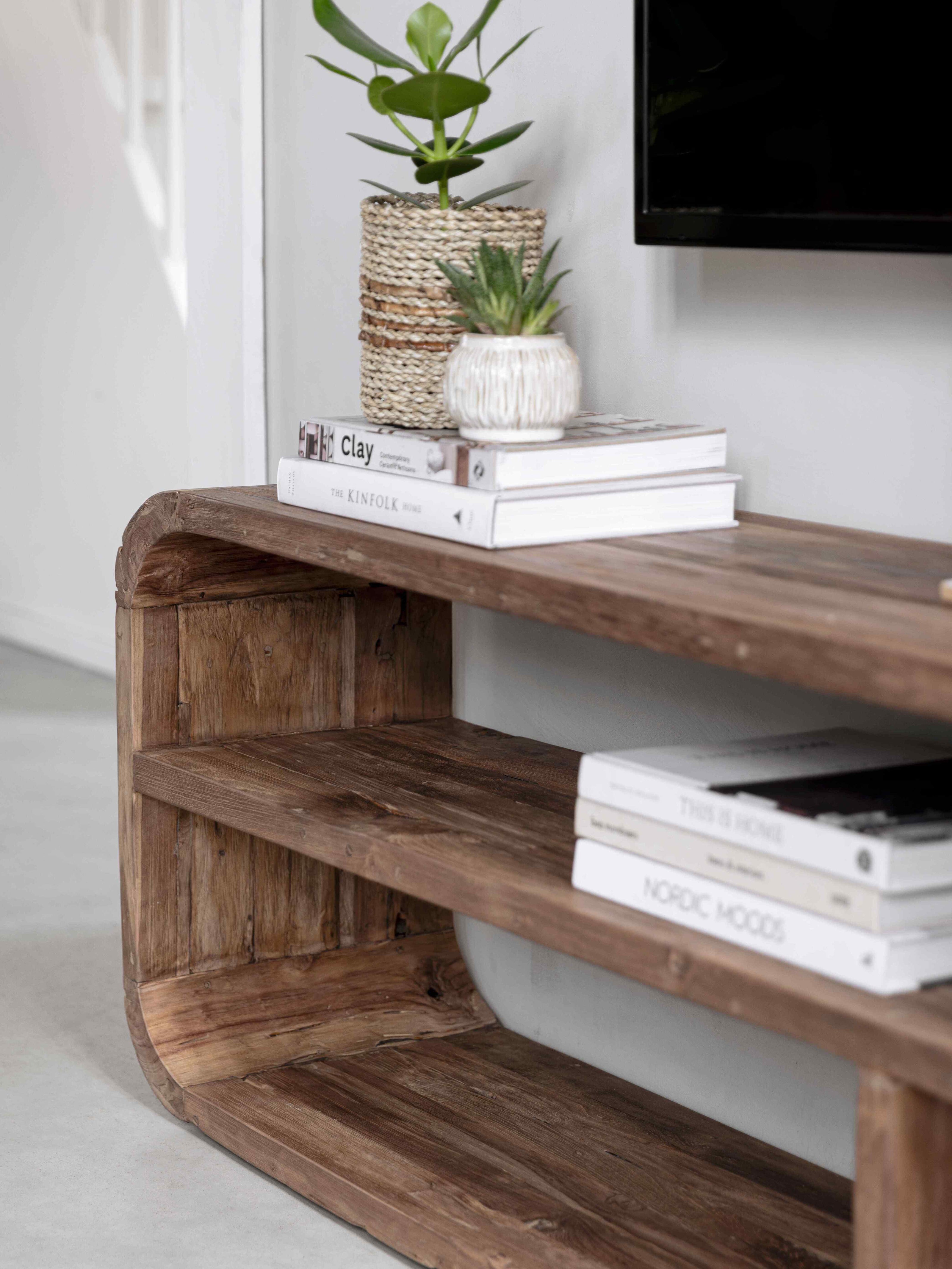 Corso Tv Stand Medium