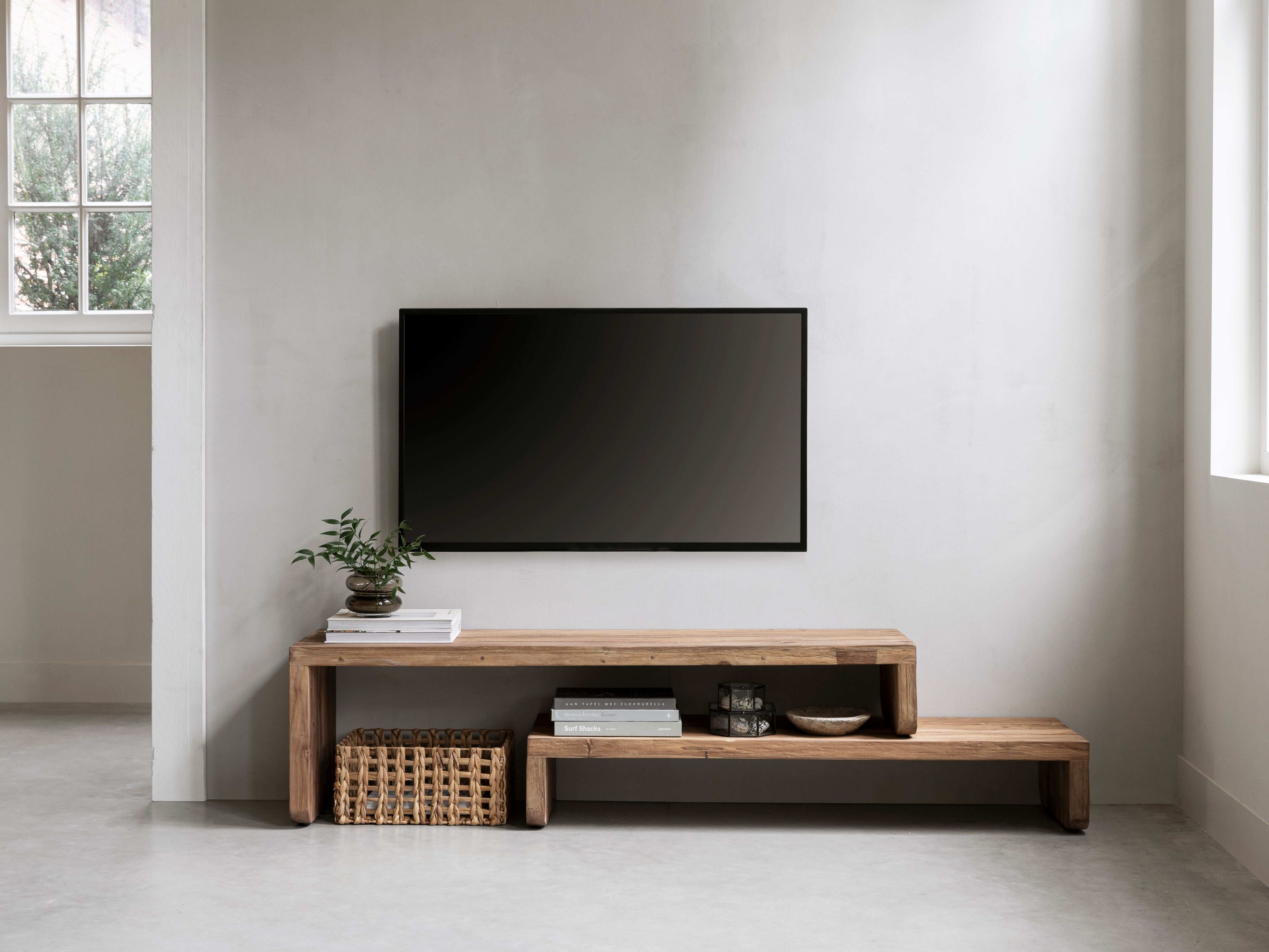 Motus Tv Stand Extendable