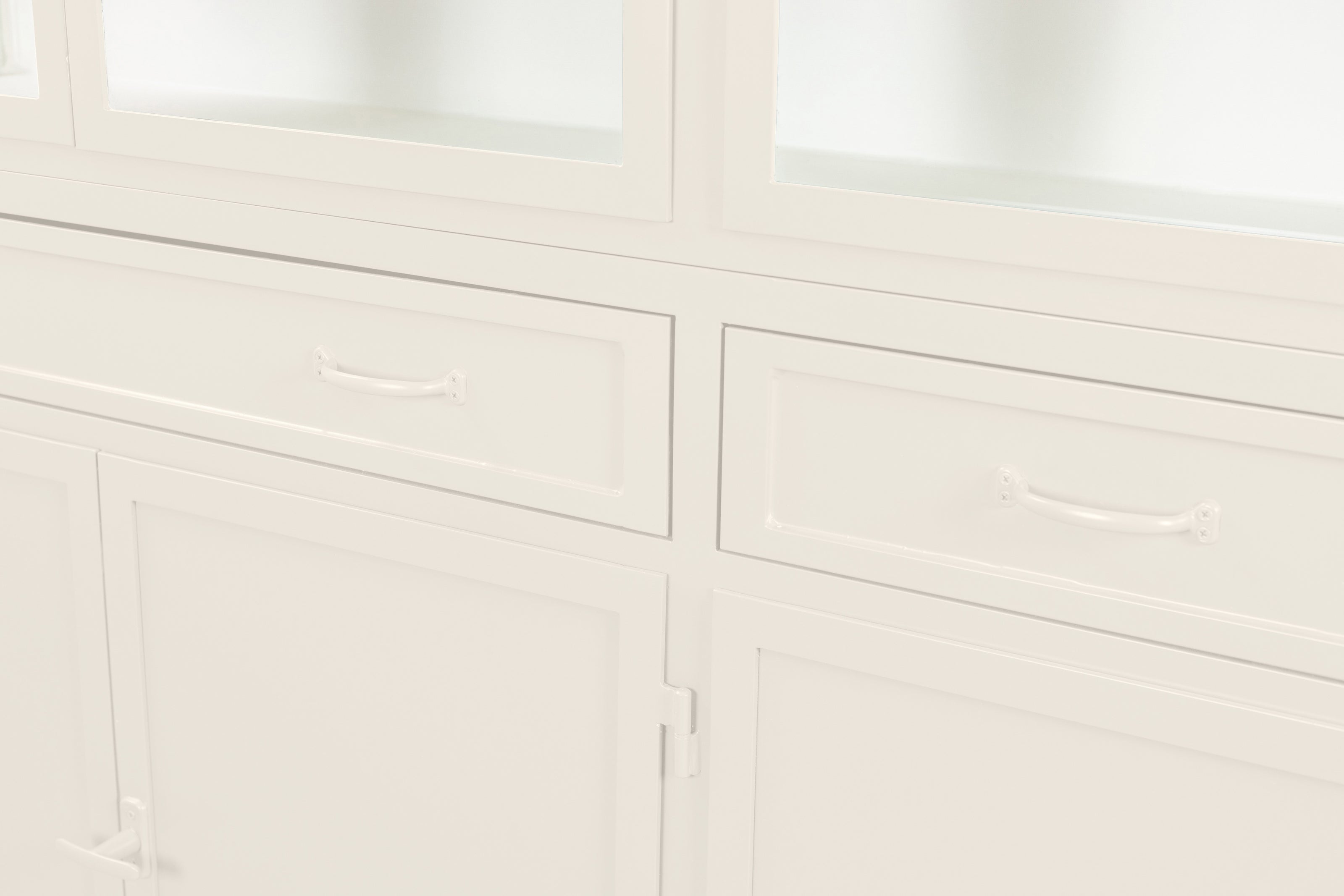 #color_pure-white