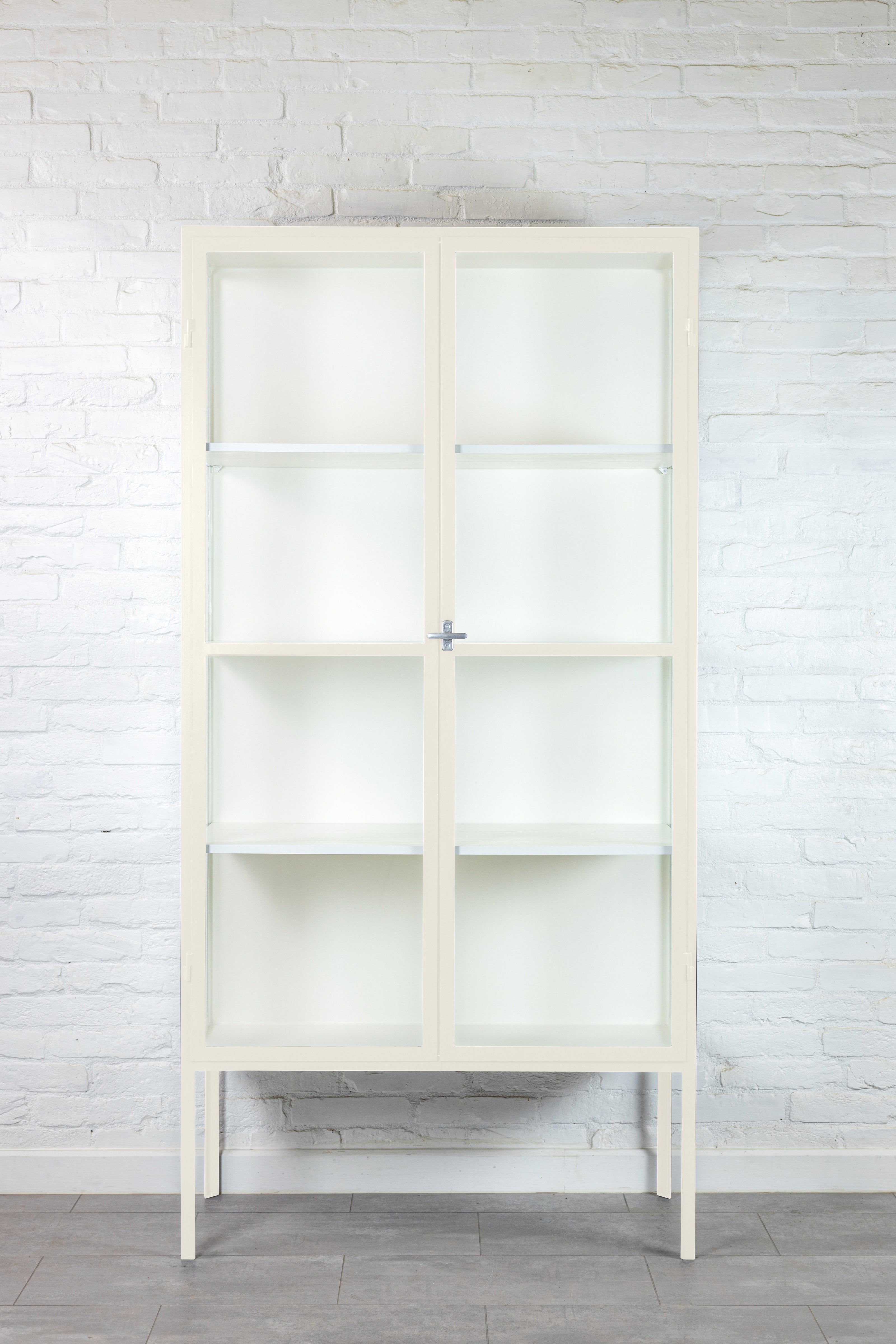#color_pure-white