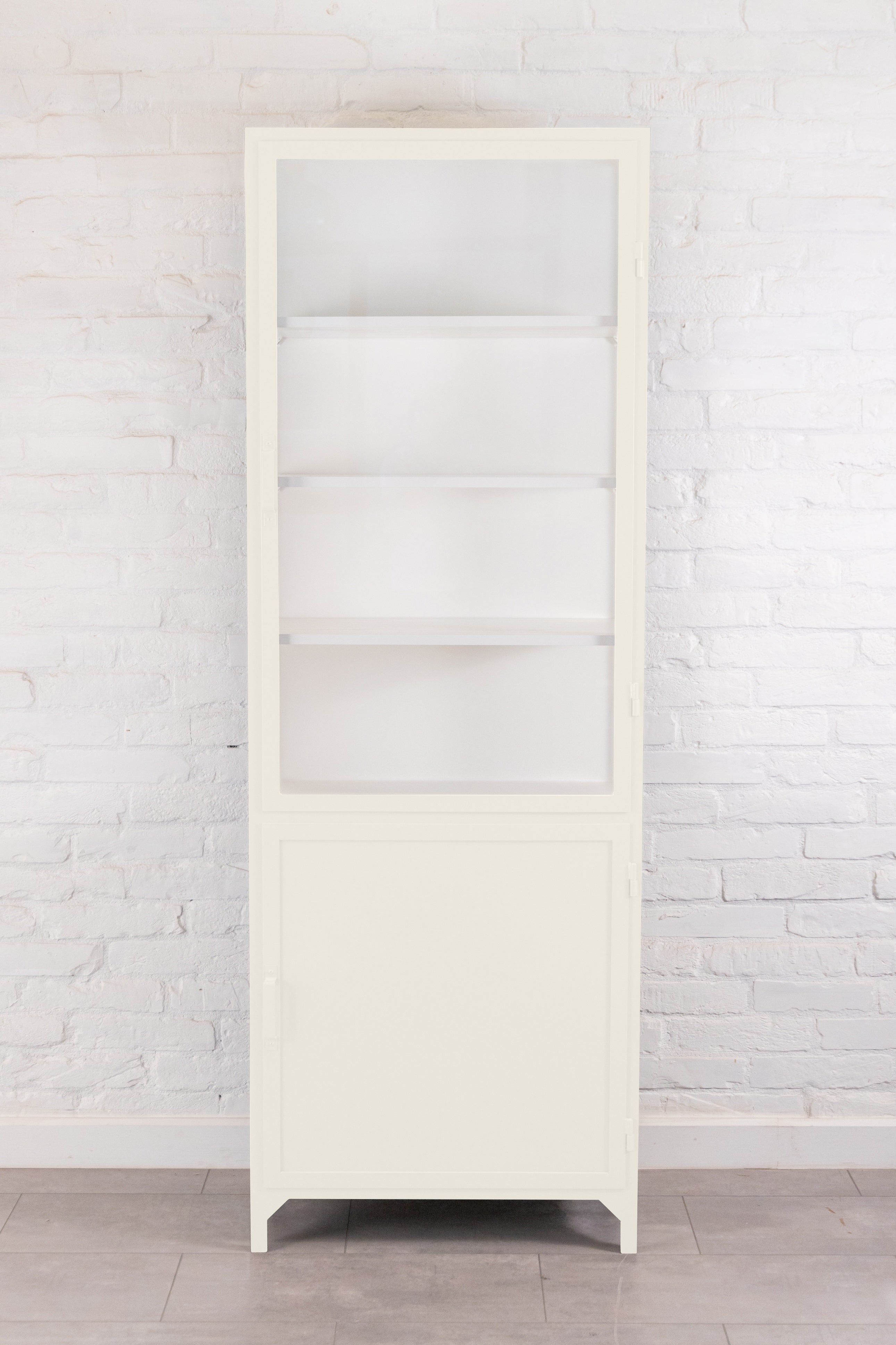 #color_pure-white