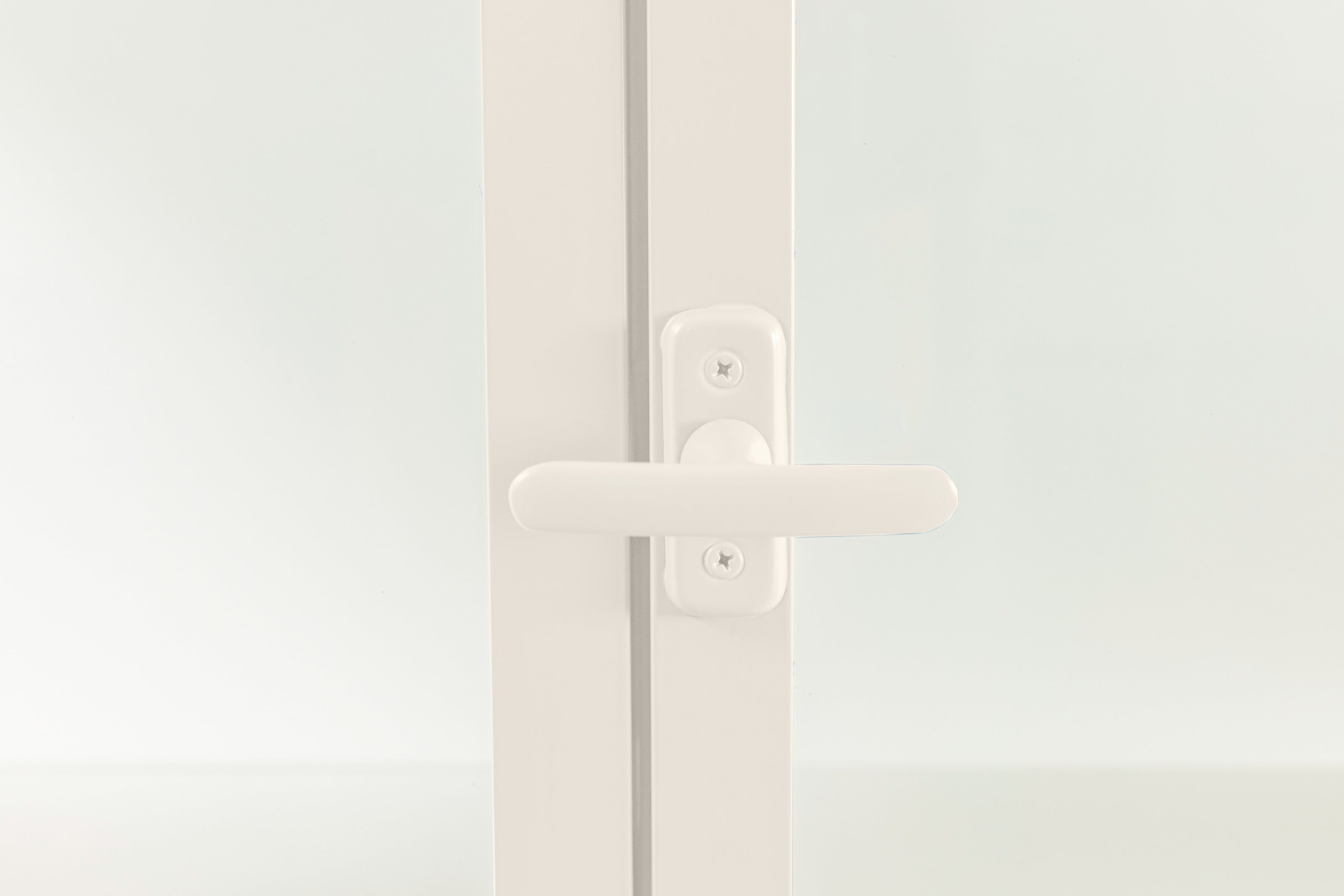 #color_pure-white