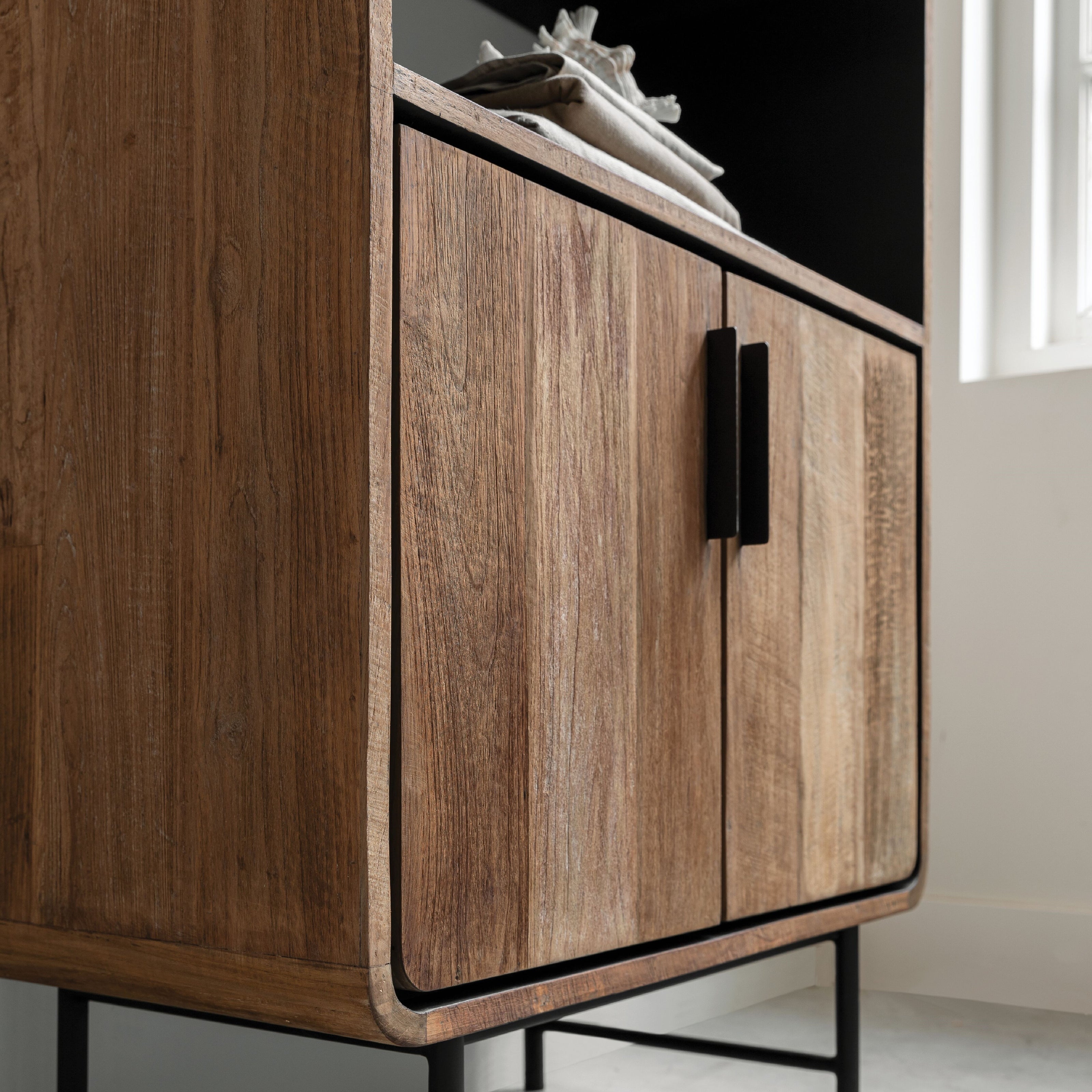 Bookcase Evo – 2 Doors, 5 Open Racks