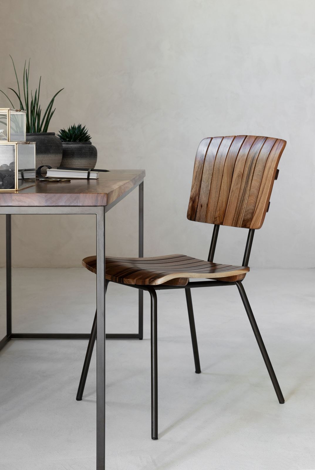 large fl 465920 flare side chair fl 465751 flare writing desksf1dtp13170013195319